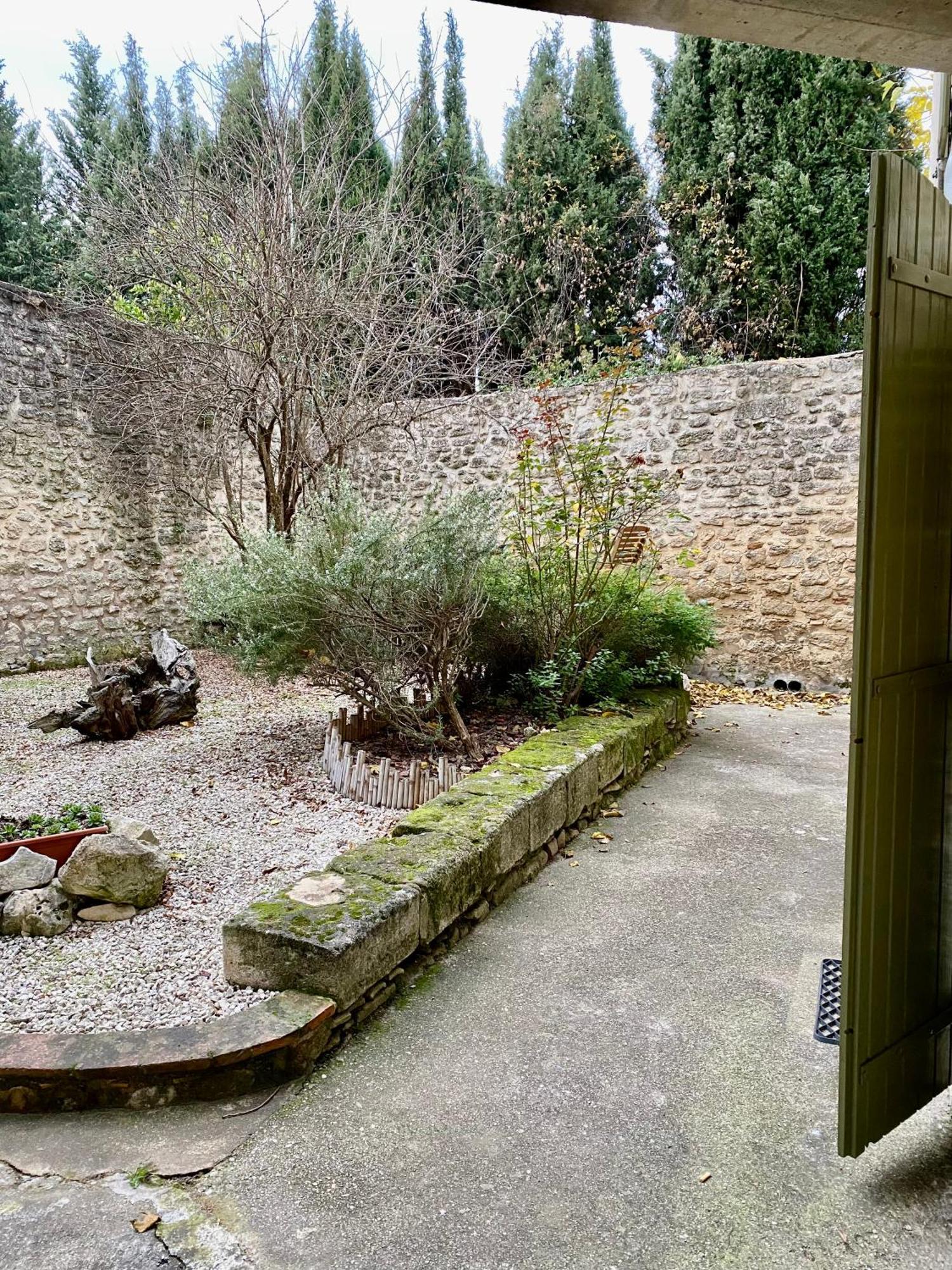 Petit Loft Sur Jardin En Centre-Ville Uzès Exterior foto