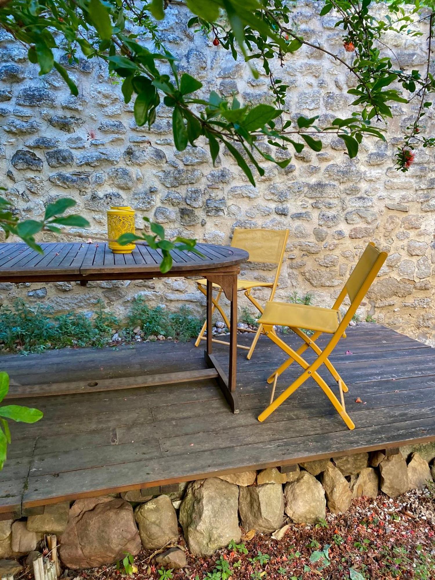 Petit Loft Sur Jardin En Centre-Ville Uzès Exterior foto